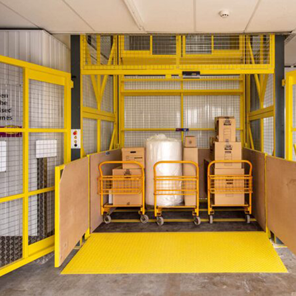 Hydraulic Goods Lift